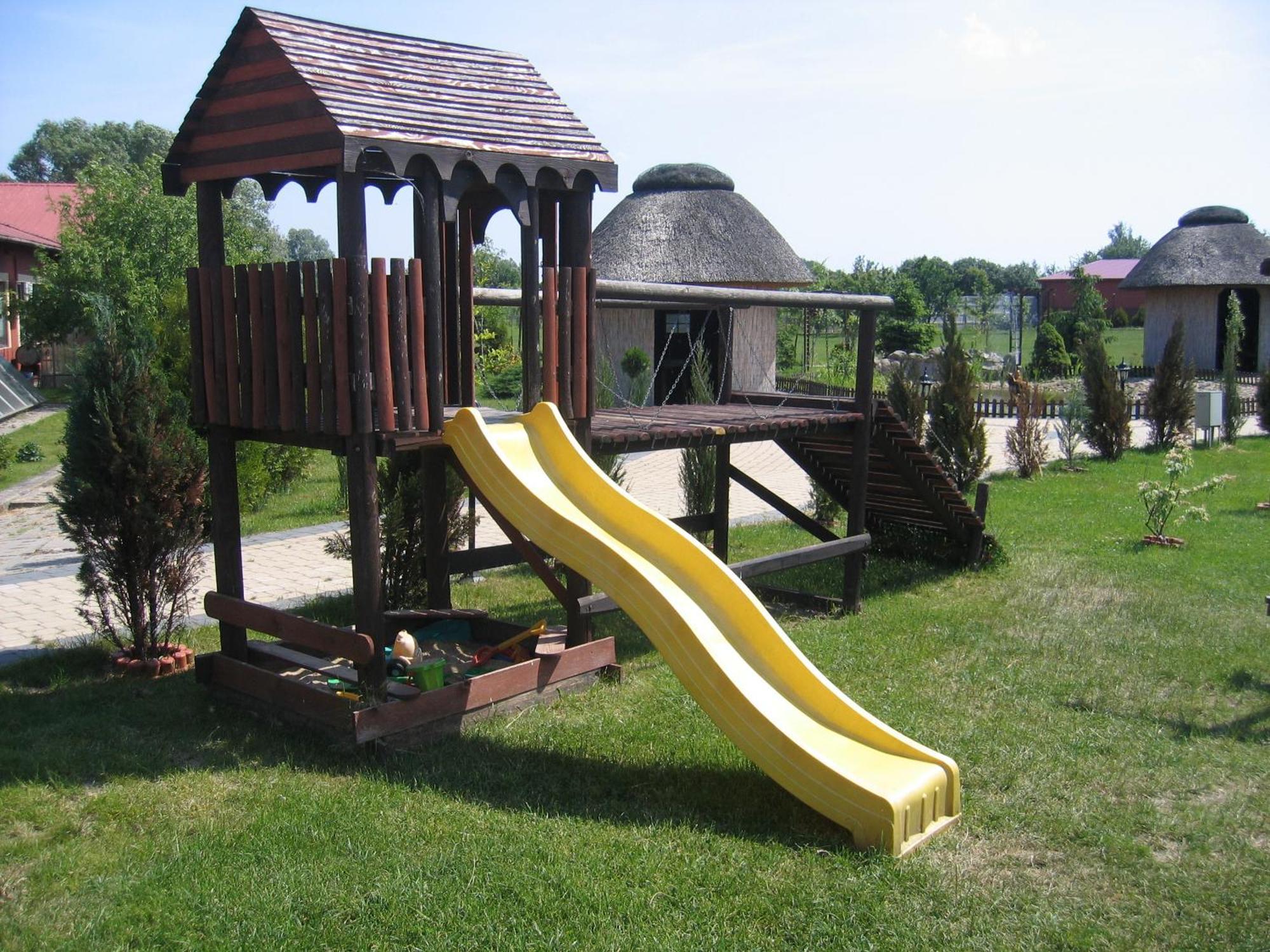 Hotel Gregor Pszczółki Bagian luar foto